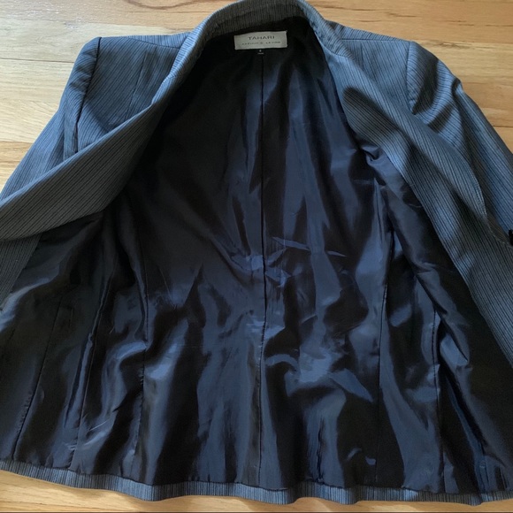 Tahari Grey Striped Career Blazer - size 6 - Picture 4 of 6